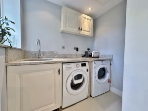 Photo 19- click for photo gallery